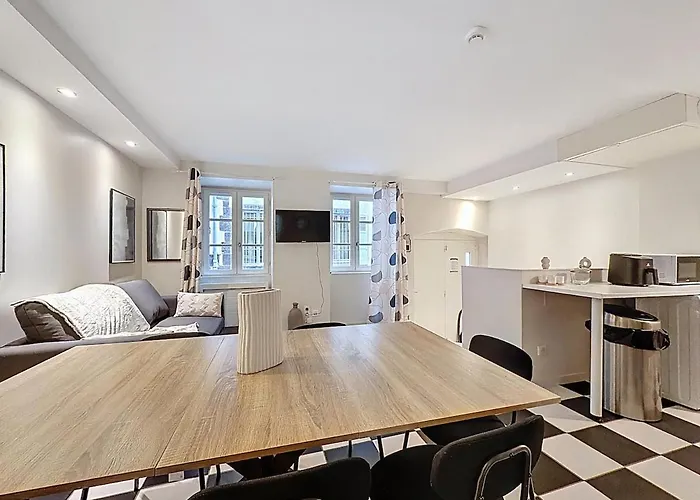 Charme & Cachet T3 Atypique, Centre Historique * Clermont-Ferrand